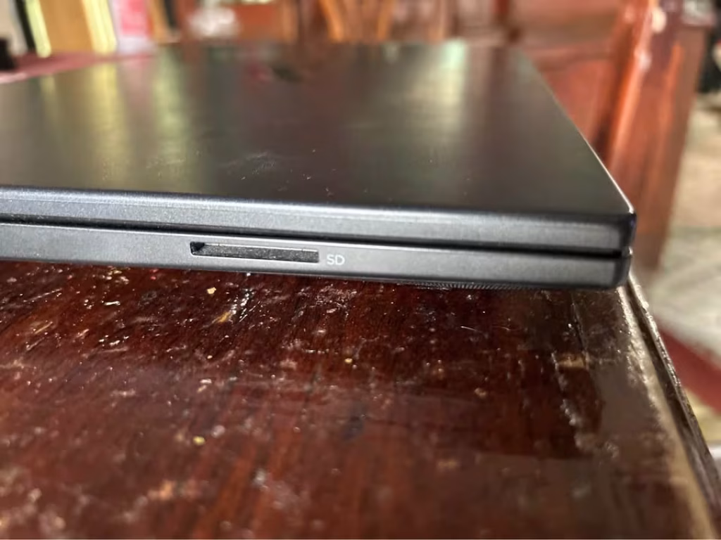 HP Victus AMD Ryzen 7 RTX 4050 laptop left side showing the built-in SD card slot